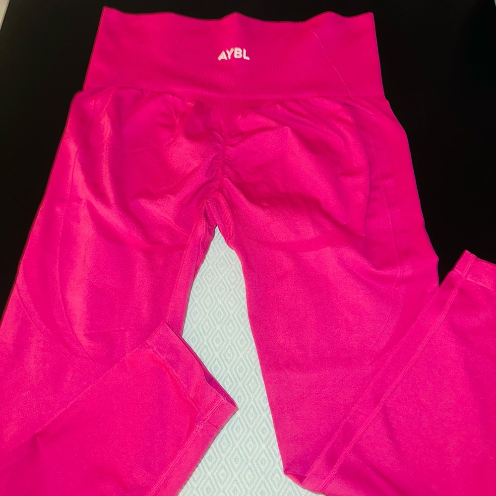 EMPOWER SEAMLESS LEGGINGS- Magenta NWOT!! Size L - Picture 3 of 7